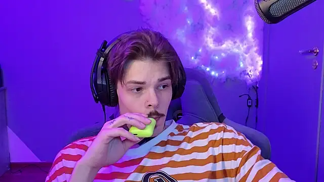 DENIS HERE online show from 1, 2, 2025