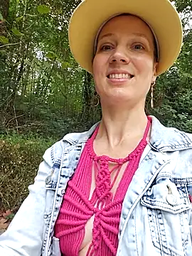 Exhibitionsplit online show from 15, 9, 2025