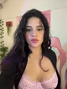 Snapshot of violet-333 chatting on 10, 4, 2026 violet-333 online show from 10, 4, 2026