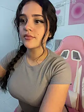 Snapshot of violet-333 chatting on 2, 5, 2026 violet-333 online show from 2, 5, 2026