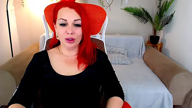 Snapshot of RedHeadBridget chatting on 21, 2, 2025 RedHeadBridget online show from 21, 2, 2025