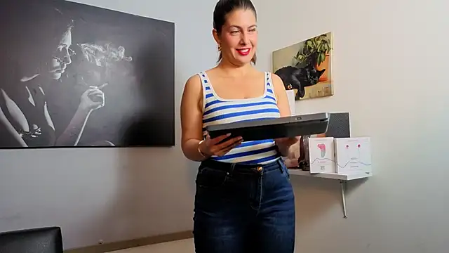 scarlett moore online show from 6, 5, 2026