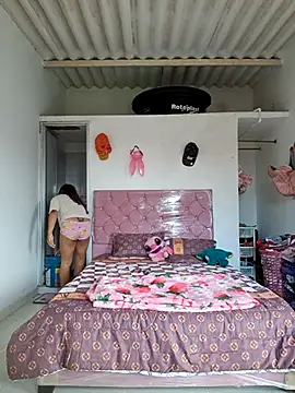 Snapshot of Conejita_XV chatting on 2, 10, 2025 Conejita XV online show from 2, 10, 2025