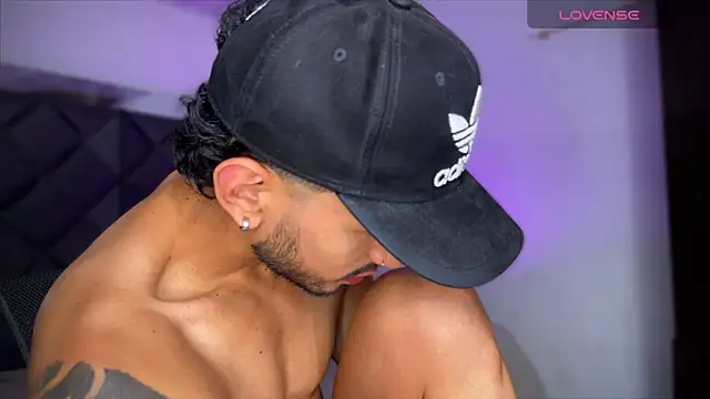 Snapshot of AxelKing1326 chatting on 1, 2, 2025 AxelKing1326 online show from 1, 2, 2025