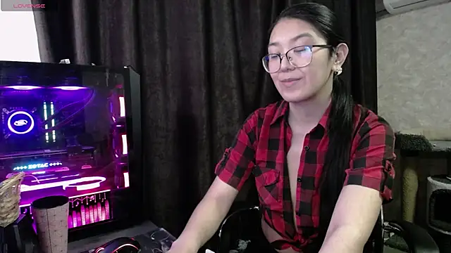 Snapshot of Brightssmiles chatting on 4, 2, 2025 Brightssmiles online show from 4, 2, 2025