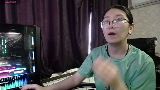 Snapshot of Brightssmiles chatting on 13, 2, 2025 Brightssmiles online show from 13, 2, 2025