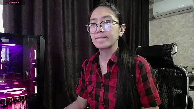 Snapshot of Brightssmiles chatting on 3, 3, 2025 Brightssmiles online show from 3, 3, 2025