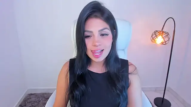 dominique21  online show from 27, 1, 2025