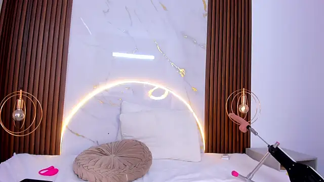 Snapshot of danisaenz_ chatting on 11, 12, 2024 danisaenz online show from 11, 12, 2024