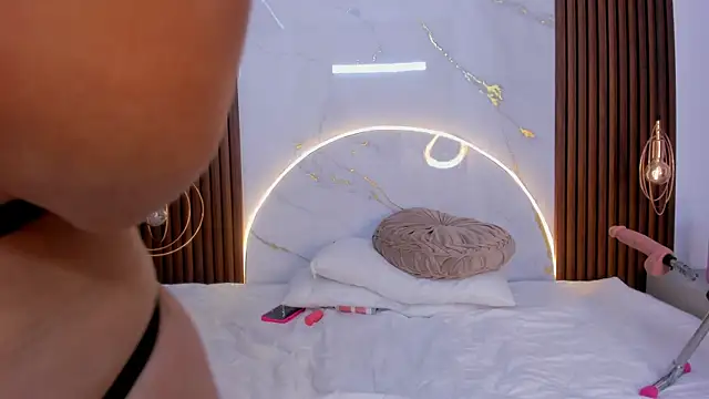 Snapshot of danisaenz_ chatting on 28, 12, 2024 danisaenz online show from 28, 12, 2024