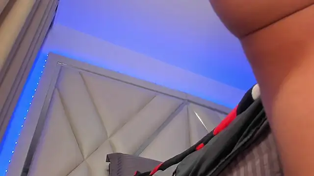 andreafernandz online show from 5, 1, 2025