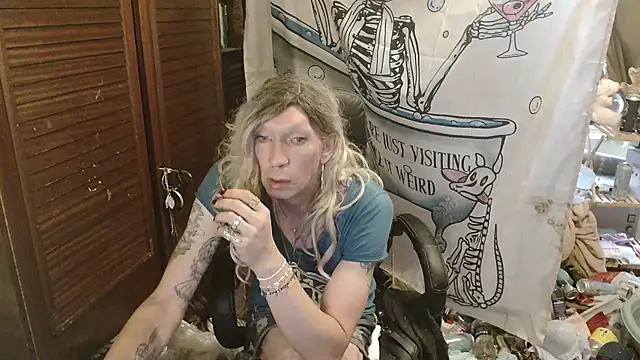 Snapshot of Ombeline1 chatting on 27, 7, 2026 Ombeline1 online show from 27, 7, 2026