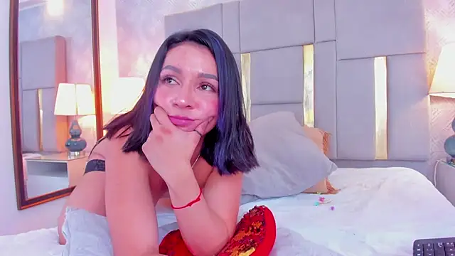 Snapshot of Camilaa_Sanchez_ chatting on 11, 1, 2025 Camilaa Sanchez  online show from 11, 1, 2025