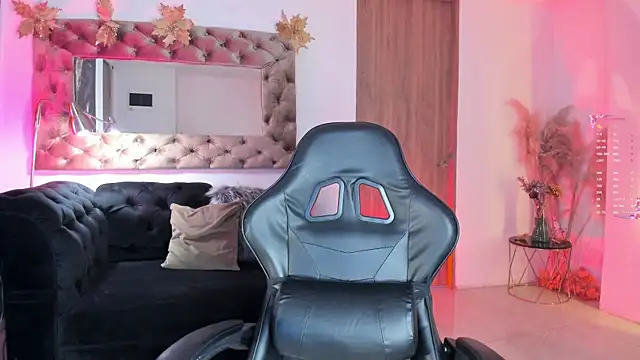 AmelyaMann online show from 18, 7, 2026