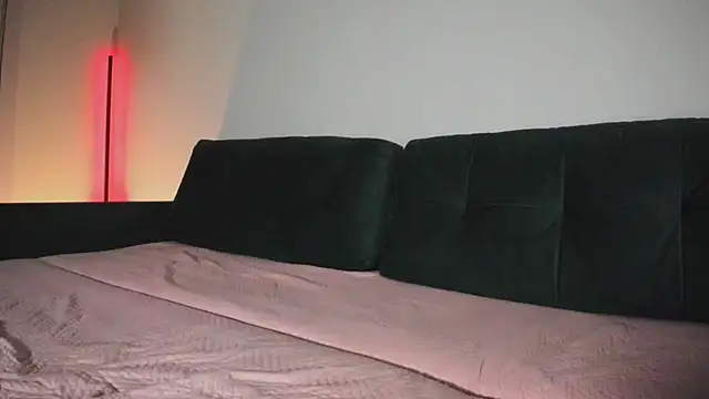 Snapshot of Midnight_Mi chatting on 16, 2, 2025 Midnight Mi online show from 16, 2, 2025