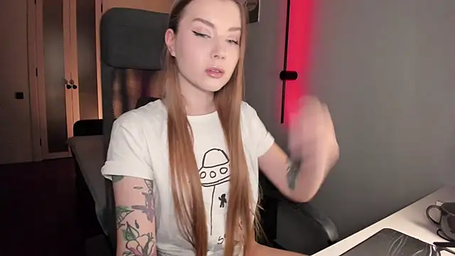 Snapshot of Midnight_Mi chatting on 22, 11, 2025 Midnight Mi online show from 22, 11, 2025