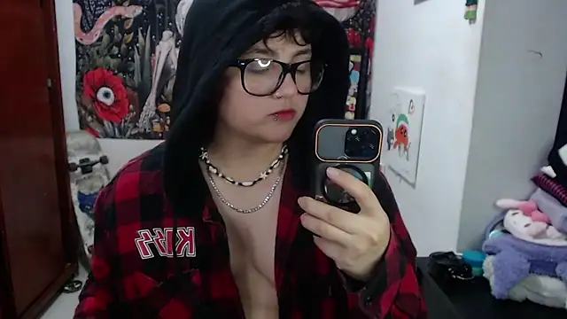 isabeautyx19 online show from 7, 5, 2026