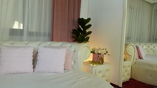 NinaCrystal1 online show from 14, 7, 2026