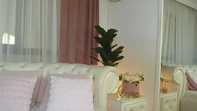 NinaCrystal1 online show from 20, 7, 2026