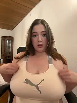 Snapshot of Kamilla_Loop chatting on 10, 9, 2025 Kamilla Loop online show from 10, 9, 2025