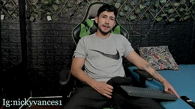 nicky vances online show from 22, 10, 2025