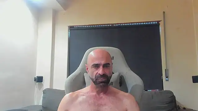 Snapshot of Bicopflirt chatting on 6, 10, 2025 Bicopflirt online show from 6, 10, 2025