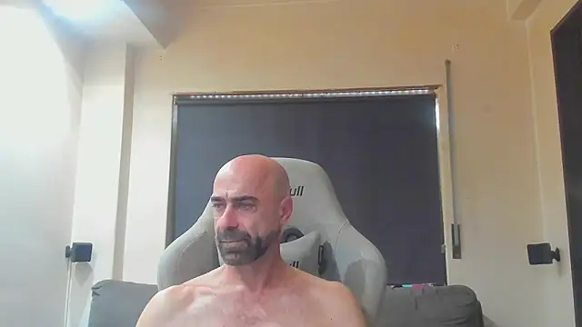 Snapshot of Bicopflirt chatting on 7, 10, 2025 Bicopflirt online show from 7, 10, 2025