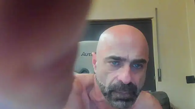 Snapshot of Bicopflirt chatting on 15, 10, 2025 Bicopflirt online show from 15, 10, 2025