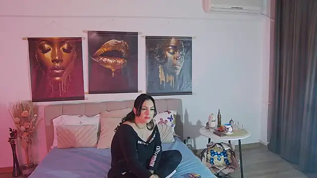 ReiyaRey online show from 11, 2, 2026