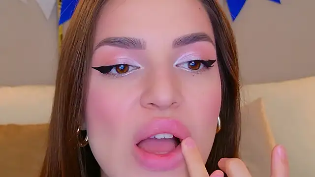 BellaHalles online show from 5, 10, 2025