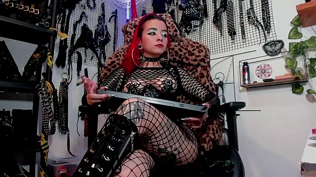 Snapshot of Agatha_BDSM chatting on 10, 12, 2024 Agatha BDSM online show from 10, 12, 2024