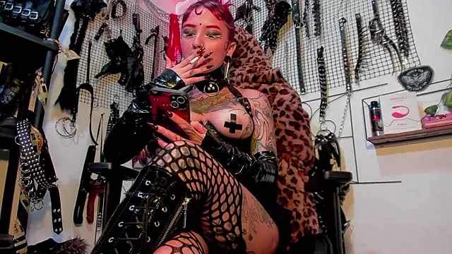 Snapshot of Agatha_BDSM chatting on 30, 12, 2024 Agatha BDSM online show from 30, 12, 2024