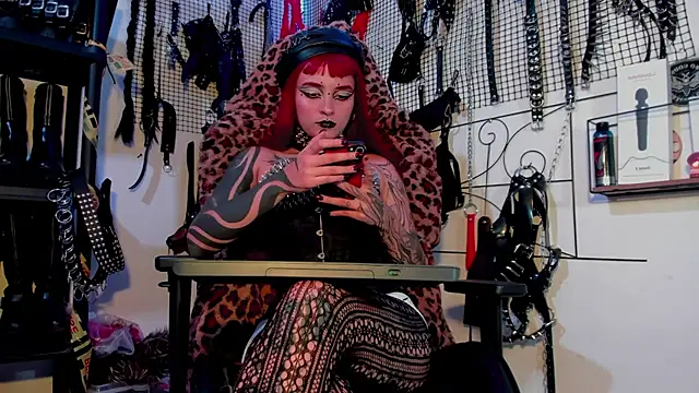 Snapshot of Agatha_BDSM chatting on 11, 1, 2025 Agatha BDSM online show from 11, 1, 2025