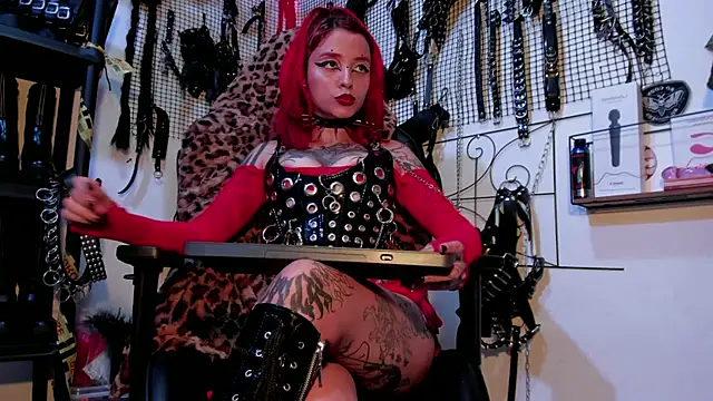 Snapshot of Agatha_BDSM chatting on 13, 1, 2025 Agatha BDSM online show from 13, 1, 2025