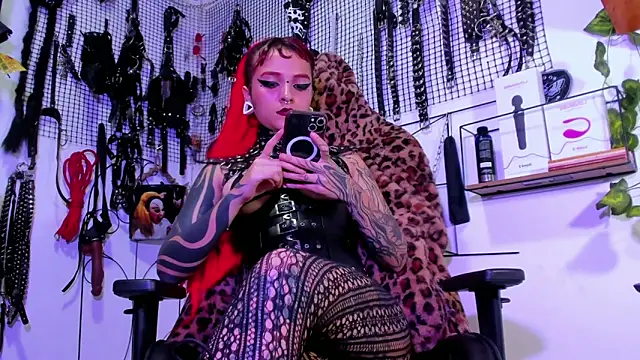 Snapshot of Agatha_BDSM chatting on 31, 1, 2025 Agatha BDSM online show from 31, 1, 2025