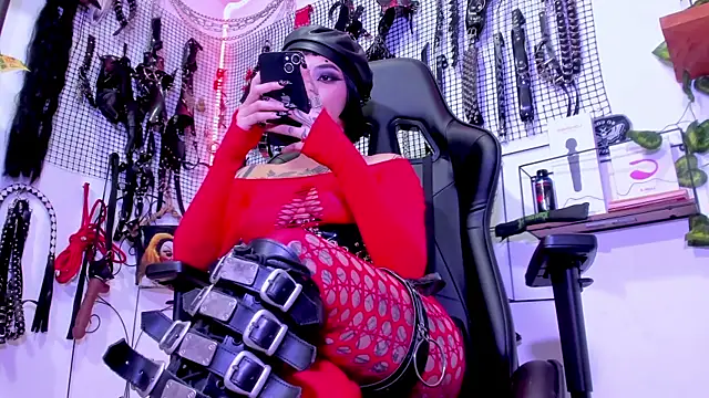 Snapshot of Agatha_BDSM chatting on 28, 2, 2025 Agatha BDSM online show from 28, 2, 2025