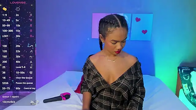 EmmaSmith06 online show from 9, 9, 2025