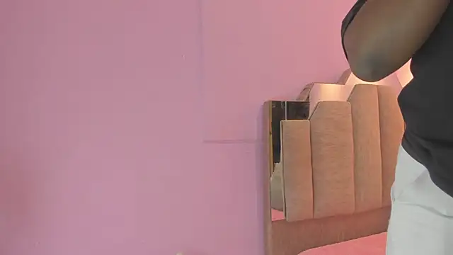 LoveQueen2 online show from 7, 10, 2025