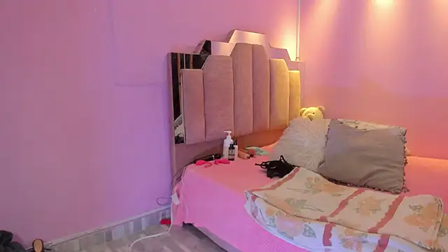 LoveQueen2 online show from 2, 12, 2025