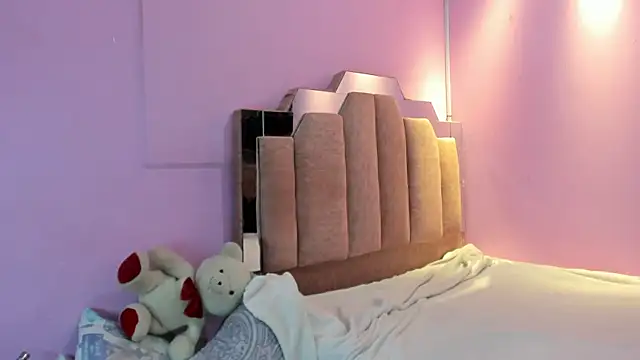 LoveQueen2 online show from 5, 12, 2025