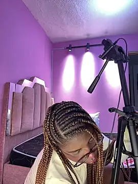 LoveQueen2 online show from 4, 7, 2026