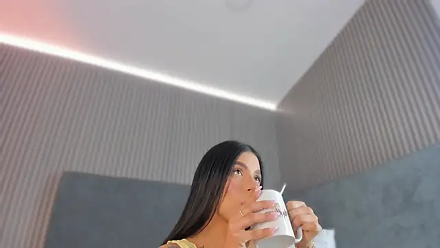 emelie 89 online show from 5, 11, 2025