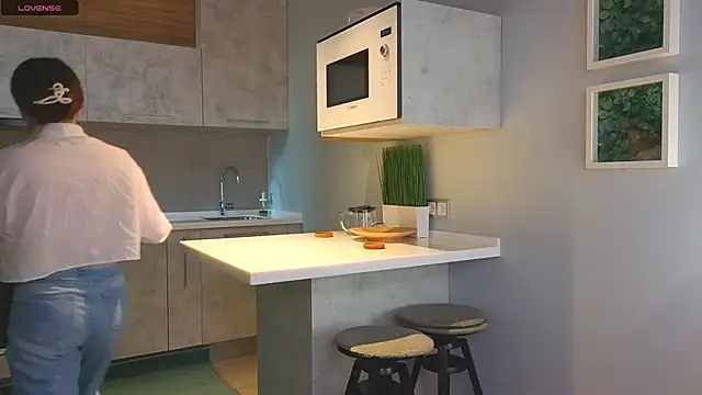 Snapshot of DonnaBurkee chatting on 9, 10, 2025 DonnaBurkee online show from 9, 10, 2025