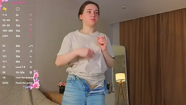 Snapshot of DonnaBurkee chatting on 27, 10, 2025 DonnaBurkee online show from 27, 10, 2025