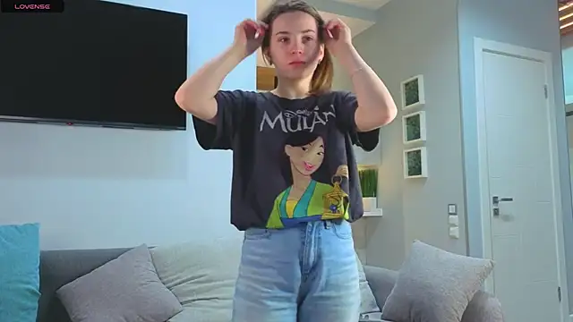 Snapshot of DonnaBurkee chatting on 16, 11, 2025 DonnaBurkee online show from 16, 11, 2025