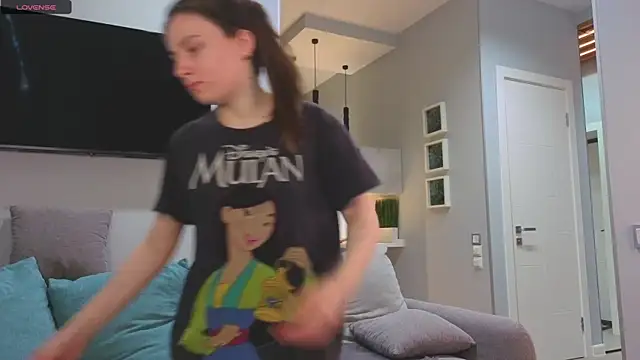 Snapshot of DonnaBurkee chatting on 17, 11, 2025 DonnaBurkee online show from 17, 11, 2025