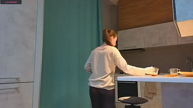 Snapshot of DonnaBurkee chatting on 18, 12, 2025 DonnaBurkee online show from 18, 12, 2025