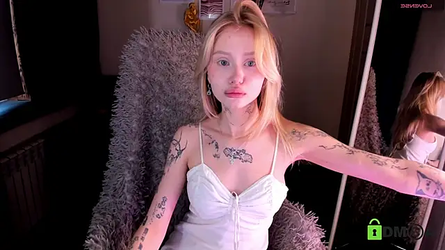 MalenaErnman online show from 9, 2, 2025