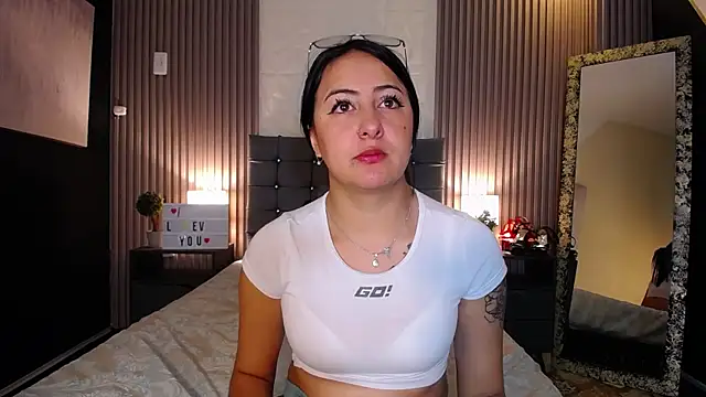 Snapshot of isabella_smith_ chatting on 10, 12, 2024 isabella smith  online show from 10, 12, 2024