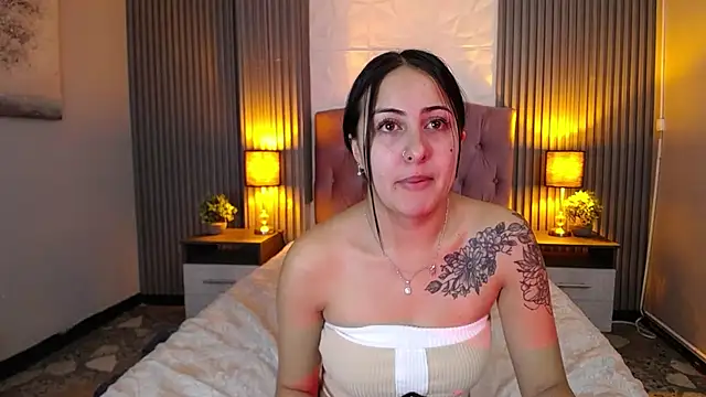 Snapshot of isabella_smith_ chatting on 13, 12, 2024 isabella smith  online show from 13, 12, 2024